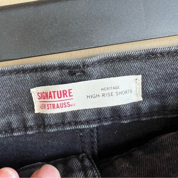 Signature by Levi Strauss Black High Rise Jean Shorts - Size 18 - Picture 3 of 5